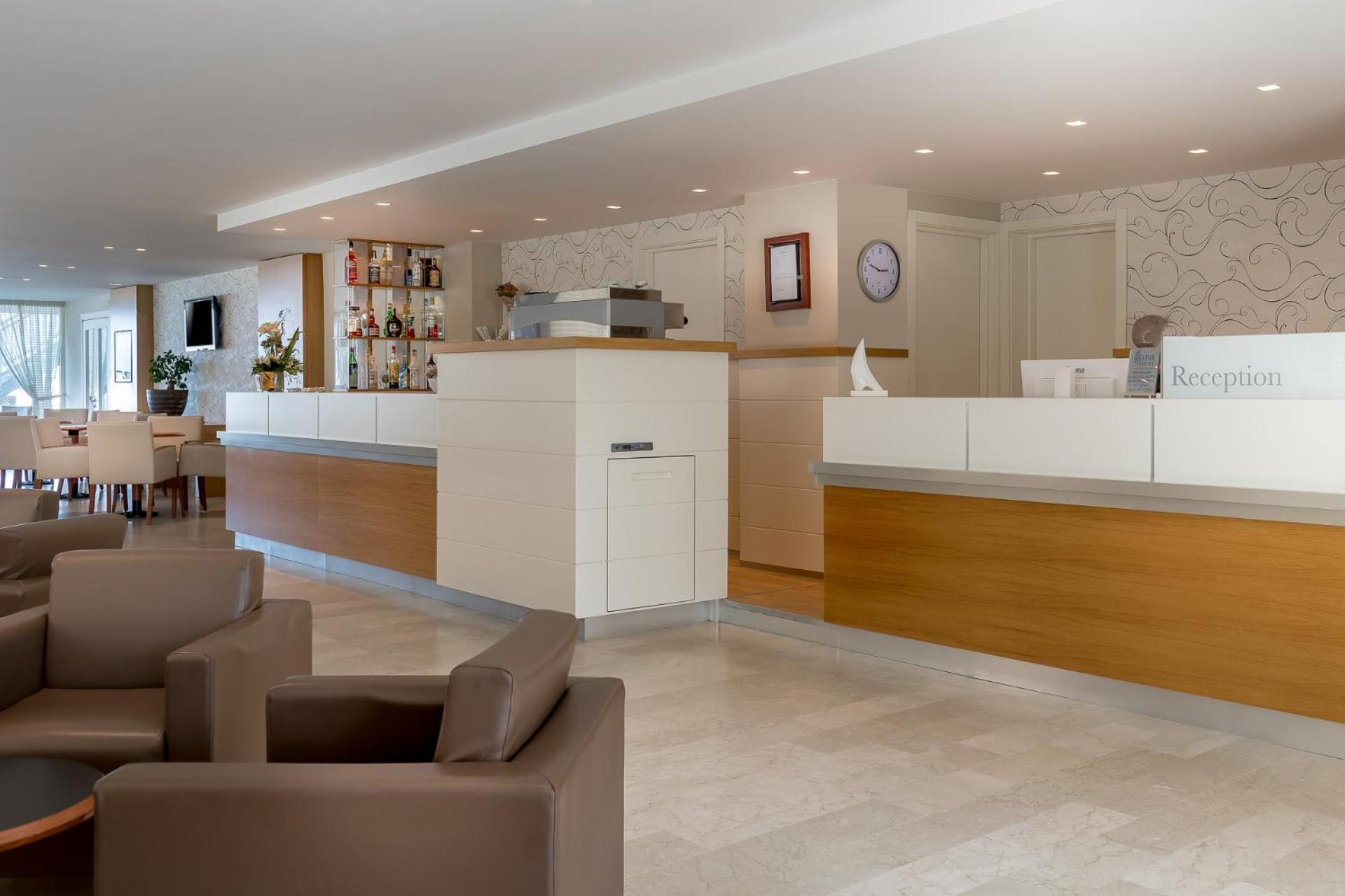 Hotel Astor Римини Екстериор снимка